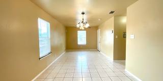 *MOVE IN SPECIAL* Convenient & Low-Maintenance Living Near St. Mary’s University! Gallery 8