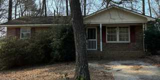 Charming 3 Bed, 1 Bath Home | Available June 22 Gallery 1