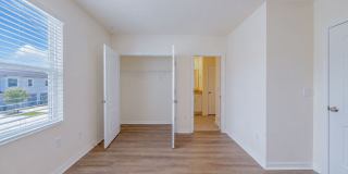 Like-New End-Unit 3 Bedroom Townhome Gallery 45