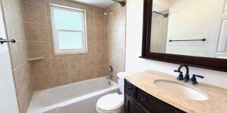 3/2/1 car garage in S. Ft. Myers Off Cypress Lake! Gallery 24