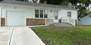3 Bedroom / 2 Bath Updated Home / Large Fenced Yard / Brand-New Multi-Level Deck Gallery 3