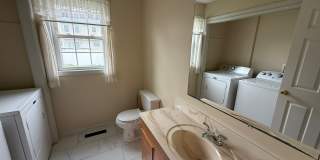 Three Bedroom, Single Family Home Located in Springfield's Pine Point Neighborhood! Gallery 9