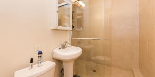 6 bed in Mission Hill Gallery 6