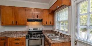 2207 Montclair Street Gallery 9