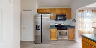 Open Floor Plan! Gallery 11