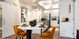 Magnolia Square Gallery 6