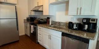 Furnished Top-Floor West LA Townhome Near Sawtelle and UCLA Gallery 13