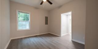 1913 Burnett Avenue Gallery 5