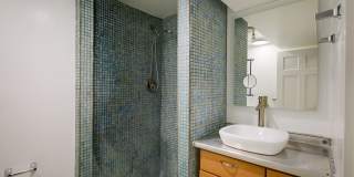 Great 3 Bedroom 2 Bath Renovated townhome in H St corridor Gallery 42