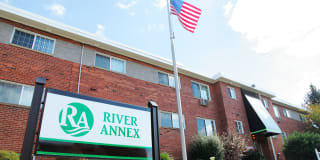 River Annex Apartments - Student Housing Gallery 1