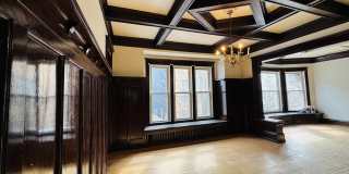1024 E Brady St Gallery 4