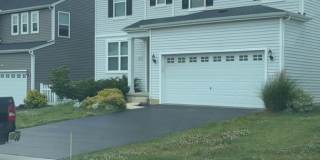 Spacious 4BR House in Johnstown Gallery 1