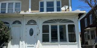 LARGE 4 Bed, 1.5 Bath ready for rent! Gallery 1