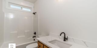 East Medford Cedar Links Living Gallery 24