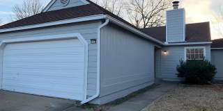 Cozy 2 Bedroom Duplex in the Heart of Broken Arrow Gallery 1