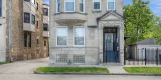 Spacious 1BR Garden Apartment Near UChicago & Obama Presidential Center — $1,200 Gallery 1