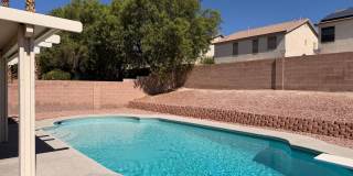 3 Bedroom House with Pool Gallery 32