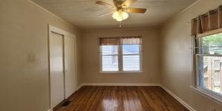 Live in the Heart of Downtown New Braunfels / Covered Front Porch / Carport & Storage / NBISD Gallery 14