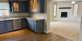4 bedroom home with private pool & solar Gallery 12