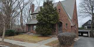 Prime Location apartment minutes from BC Gallery 1