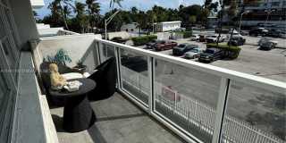 5313 Collins Ave Gallery 16