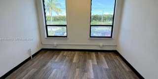 2001 N Dixie Hwy Gallery 3