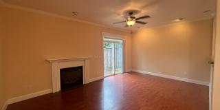 Fully refurbished duplex in excellent location - new carpet, fresh paint, etc. Gallery 4