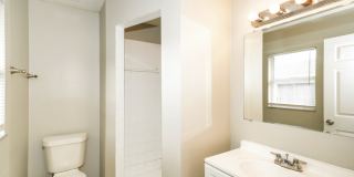 8415 North 10th Street Gallery 12