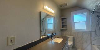 Huge 4 bedroom -A stones throw to PLU! Gallery 25