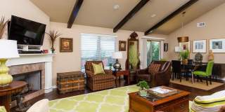 Georgeous 3 bedroom 2 bath home with SOLAR  and a view! Gallery 8