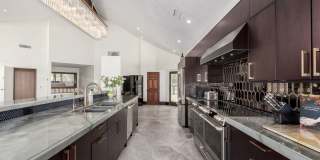 Stunning 7BR House in Camelback Canyon Gallery 14