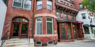 Renovated 3BR Duplex with Private Deck, Central Air & In-Unit Laundry Gallery 2