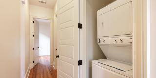 1818 Laharpe St Gallery 10
