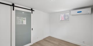 Newly Renovated Historic 1-Bedroom in Downtown North (Palo Alto) Gallery 11