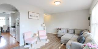 Large townhome with garage for rent in Taylor Springs! Gallery 3