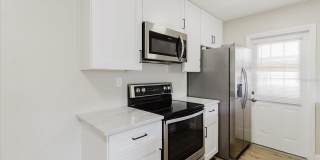1134-1136 GILMORE Avenue Gallery 37