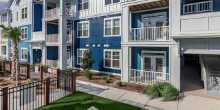 Arboretum West Gallery 37