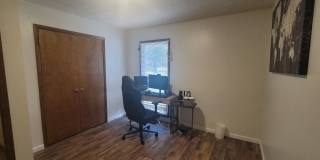 3 Bedroom, 2 Bath Ranch Home Minutes from Shopping, Eateries, and Restuarants! Gallery 12