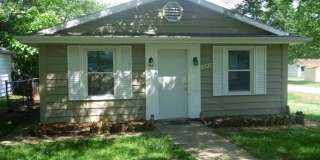 5527 Hoagland Ave. - Beautiful Two Bedroom Ranch Style House W/Central Air Gallery 1
