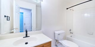 8508 SILVERDALE Road Gallery 42