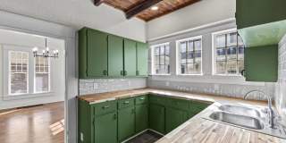 Charming 3 Bed, 2 Bath Midtown Home with Huge Fenced Backyard! Gallery 5