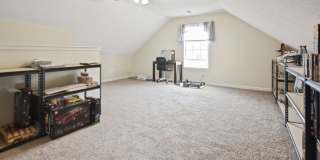 Pet Friendly Three Bedroom with Bonus! Gallery 14