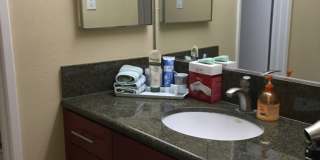 Fully furnished 1 bedroom condo and office - Short Term Rental! Gallery 14