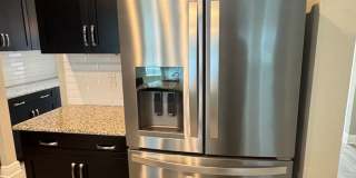 Spacious 5-Bedroom Riverview Home Gallery 14