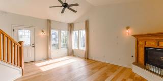Beautiful 3 bed/2.5 bath single family home w/attached 2 car garage Gallery 13