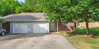 3 Bedroom 2 Bath Duplex with Garage Gallery 1