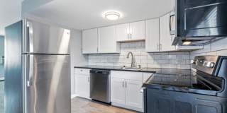 Beautifully Remodeled 2 Bedroom with W/D, A/C and Parking Beautifully Remodeled 2 Bedroom with W/D, A/C and Parking Gallery 1
