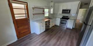 GORGEOUS ALL BRICK HOME CLOSE TO CAMPUS Gallery 9
