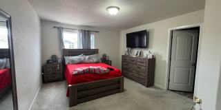 Stylish 3-Bedroom Townhome with Mountain Views & 2-Car Garage Gallery 9