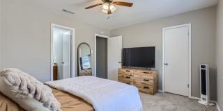 Charming 3/2/2 with Private Fenced Backyard! Gallery 15